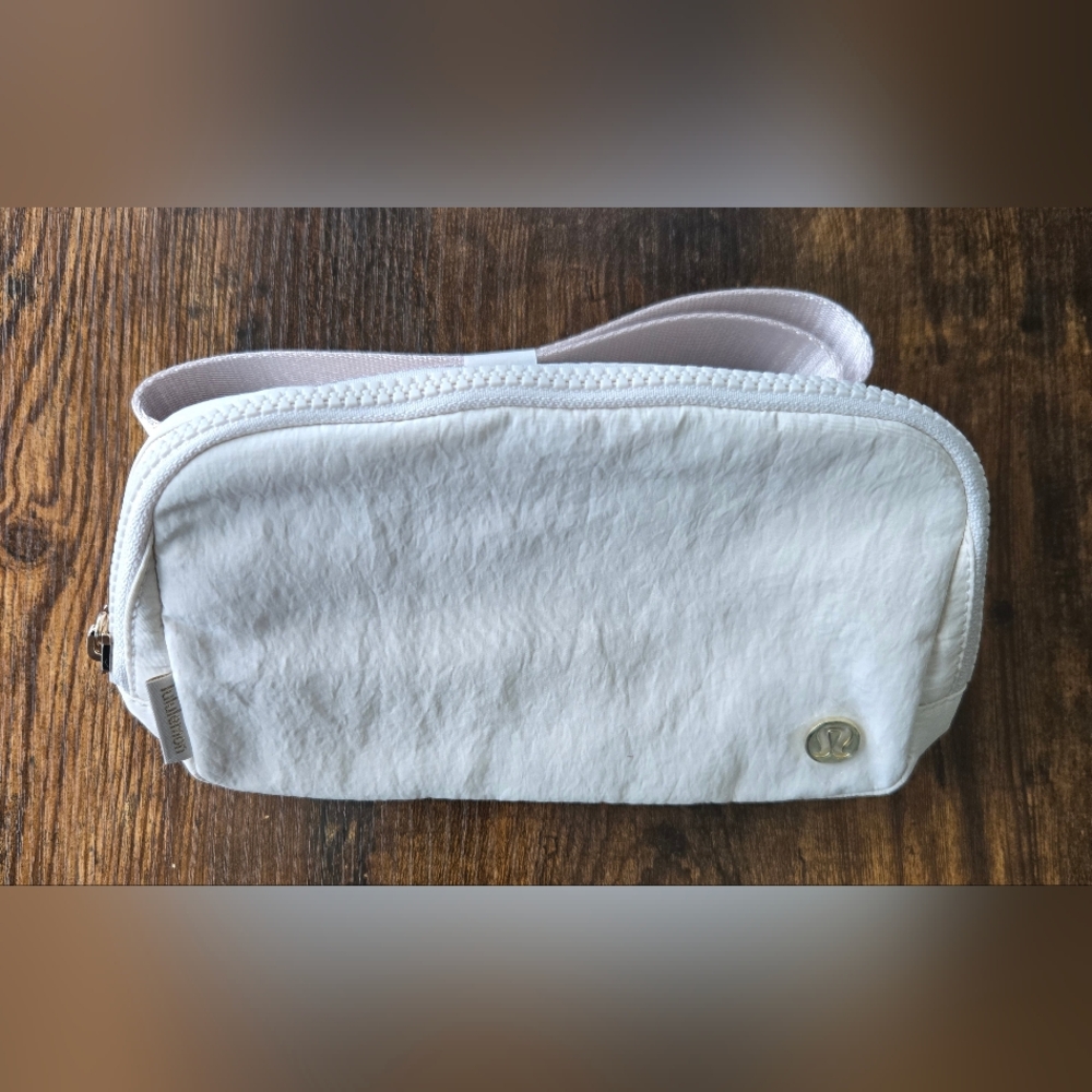 Lululemon Everywhere Belt Bag 1L Brand New